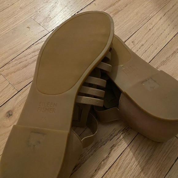Eileen Fisher Tan Strappy Sandals - Picture 4 of 5